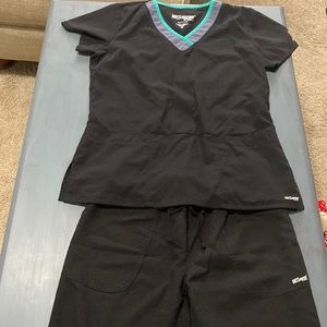 Size black Grey’s Anatomy medium scrubs